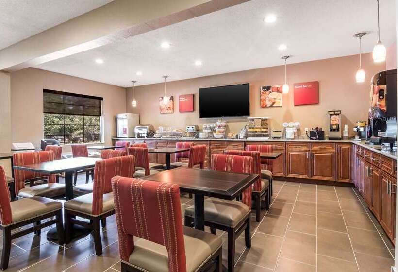 فندق Comfort Suites