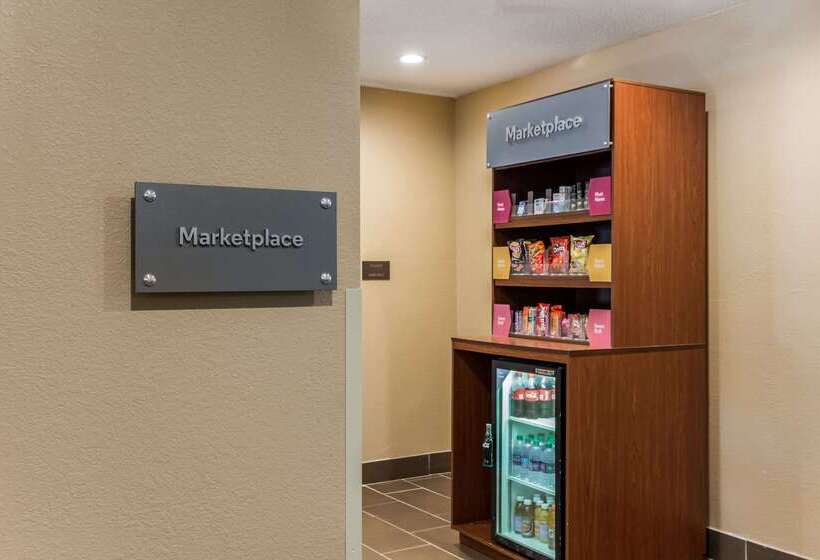 فندق Comfort Suites