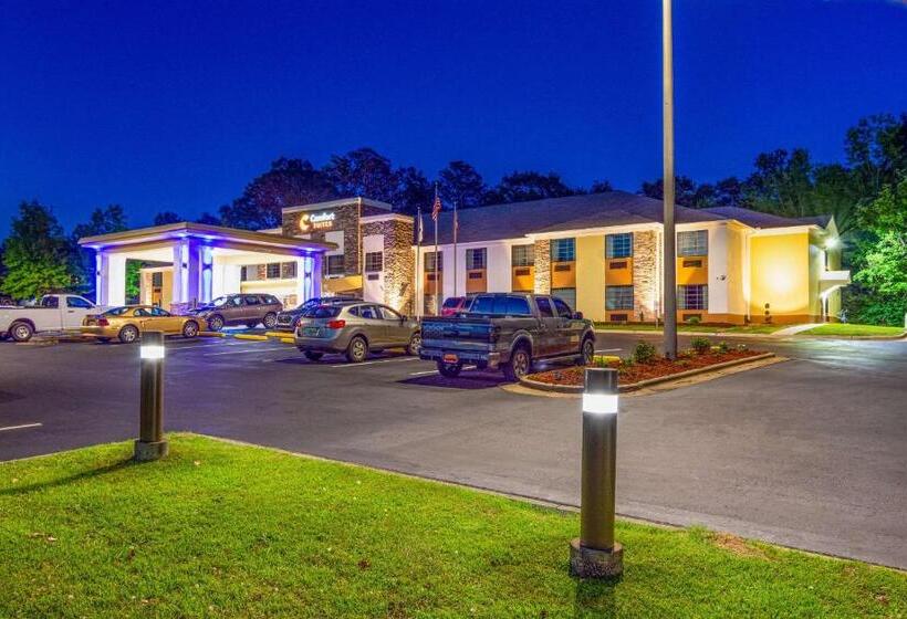 فندق Comfort Suites