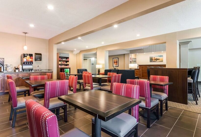 فندق Comfort Suites