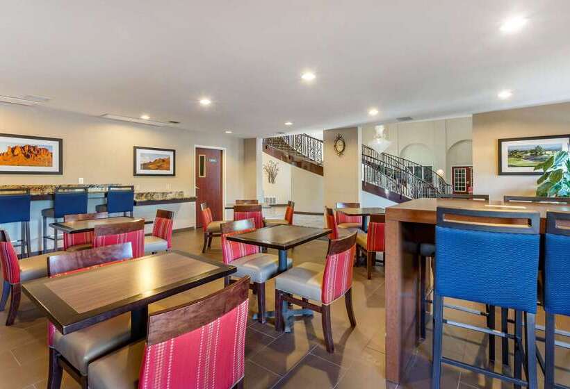 هتل Comfort Suites Phoenix Airport