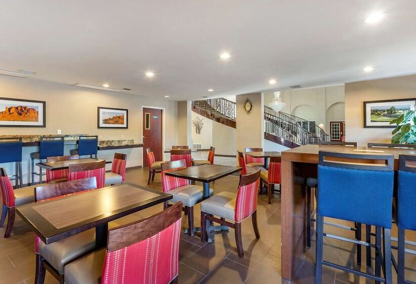 هتل Comfort Suites Phoenix Airport