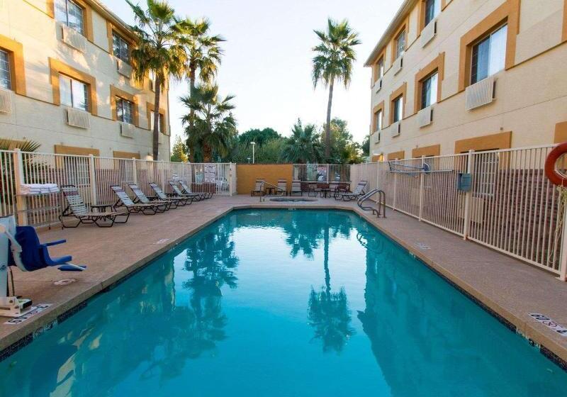 هتل Comfort Suites Phoenix Airport