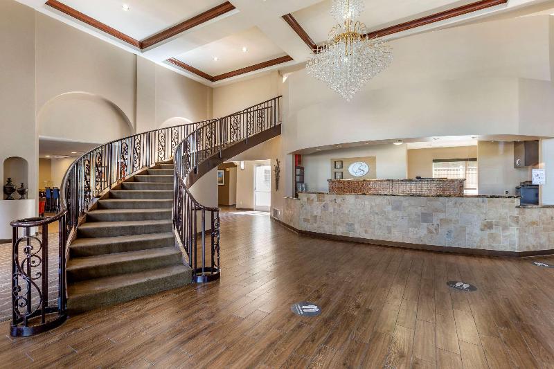 هتل Comfort Suites Phoenix Airport