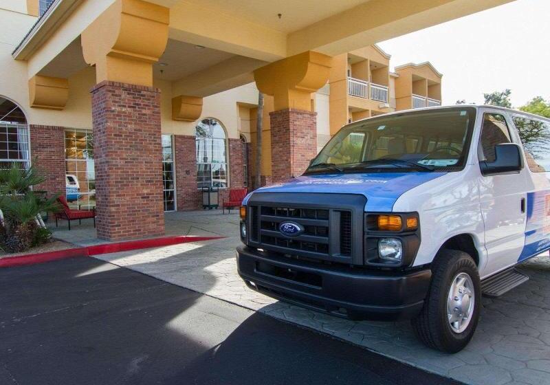 هتل Comfort Suites Phoenix Airport