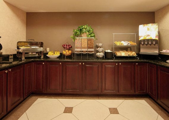 هتل Spark By Hilton Tucson Airport