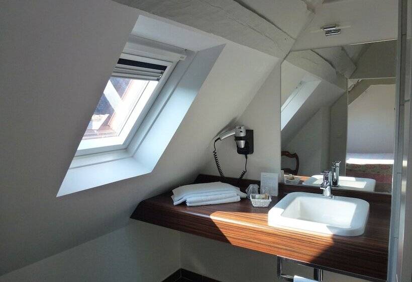 Отель De Biencourt