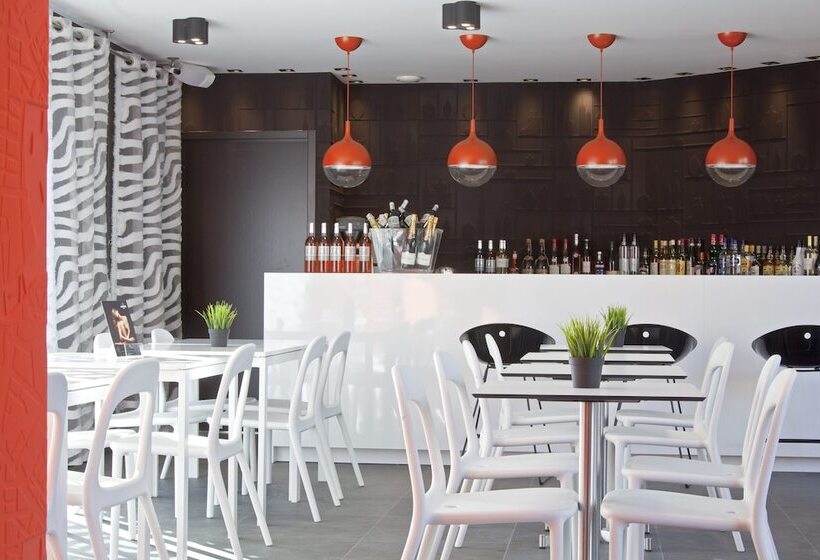 Отель De L Octroi