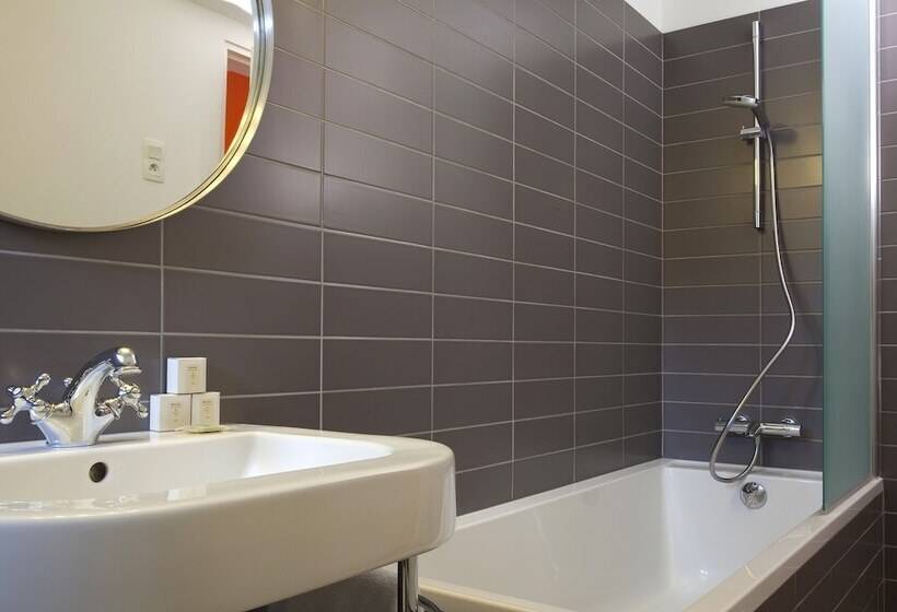 Отель De L Octroi