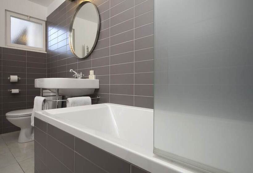 Отель De L Octroi