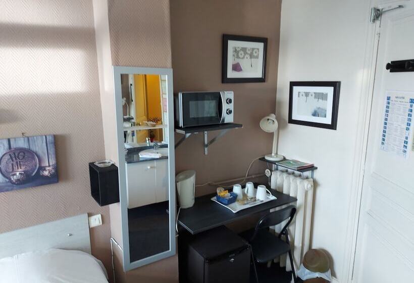 בית מלון כפרי De La Paix