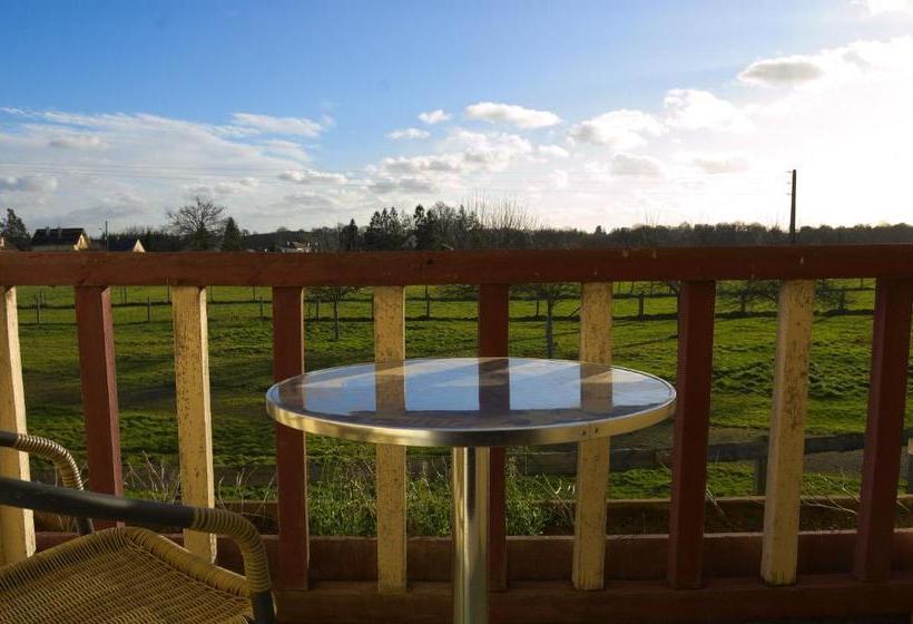 Отель Hôtel De Tessé