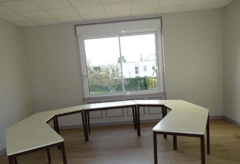 Отель Du Cheval Blanc