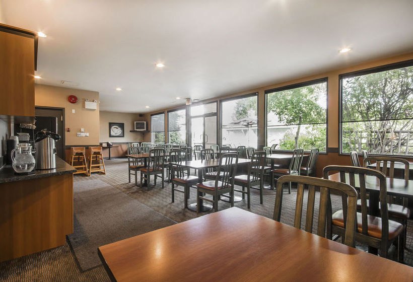 فندق Econo Lodge & Suites