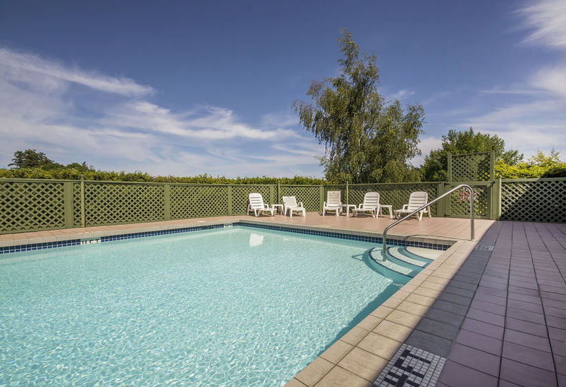 فندق Econo Lodge & Suites