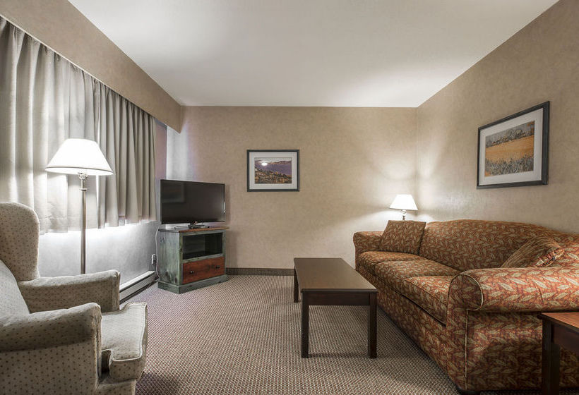 فندق Econo Lodge & Suites