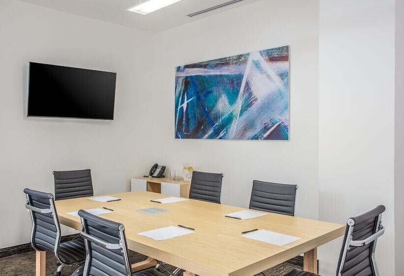 فندق Fiesta Inn Monterrey La Fe