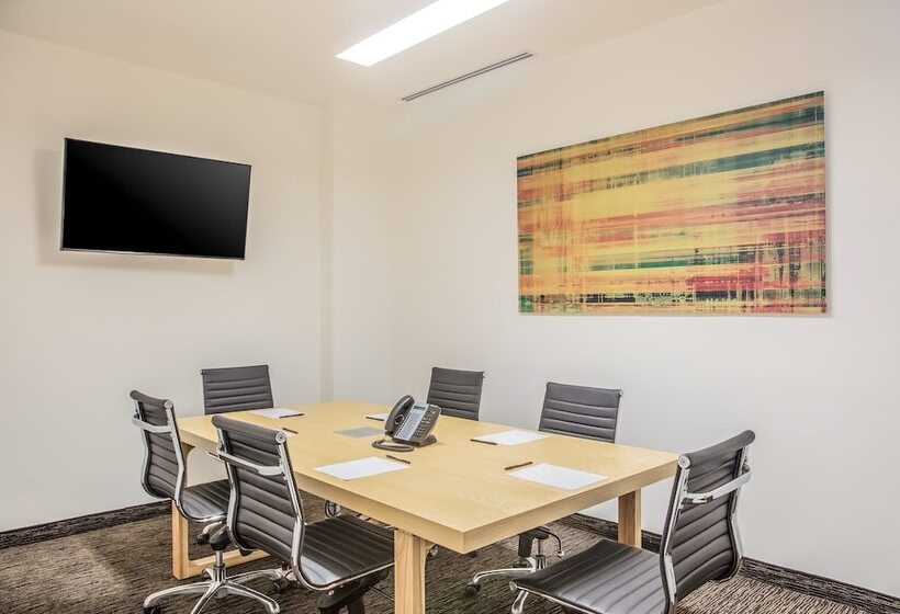 فندق Fiesta Inn Monterrey La Fe