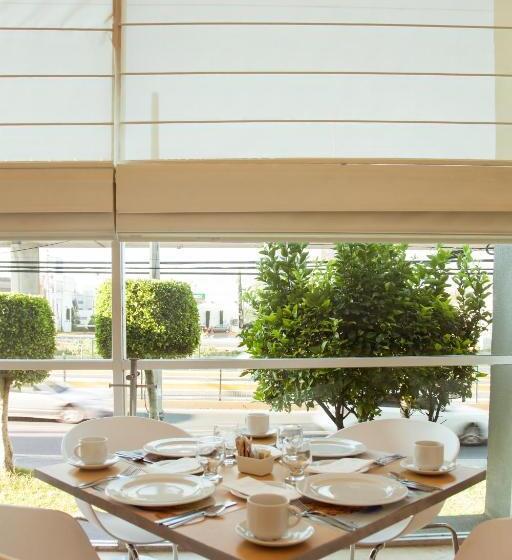 هتل Fiesta Inn Periferico Sur