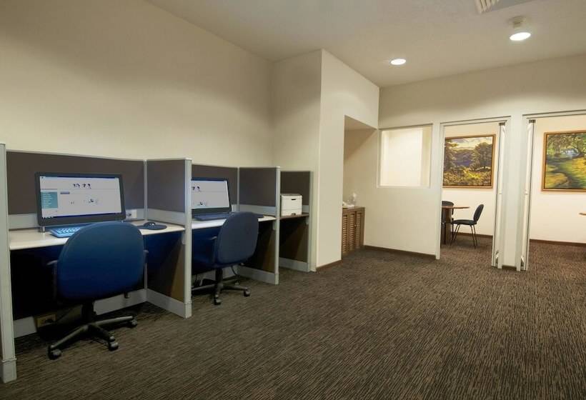 בית מלון כפרי Fiesta Inn Toluca Tollocan