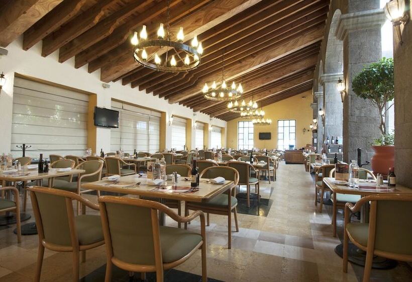 בית מלון כפרי Fiesta Inn Toluca Tollocan