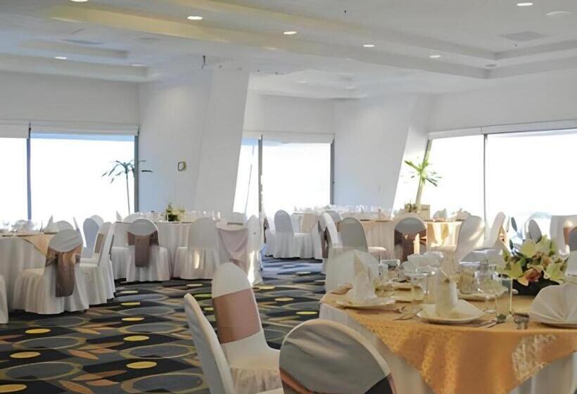 בית מלון כפרי Holiday Inn Resort Acapulco