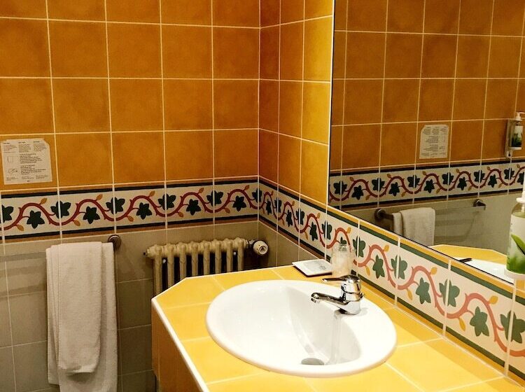 فندق Hostellerie La Charmille