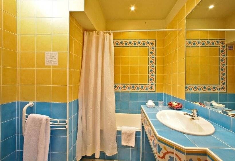 فندق Hostellerie La Charmille