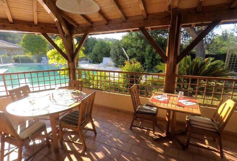 ホテル Hostellerie Saint Benoît