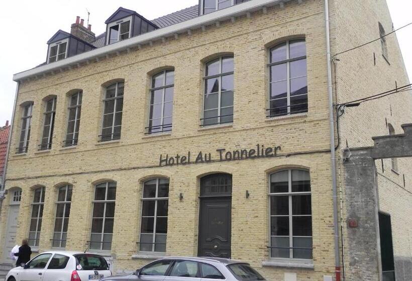 ホテル Hôtel   Restaurant Au Tonnelier