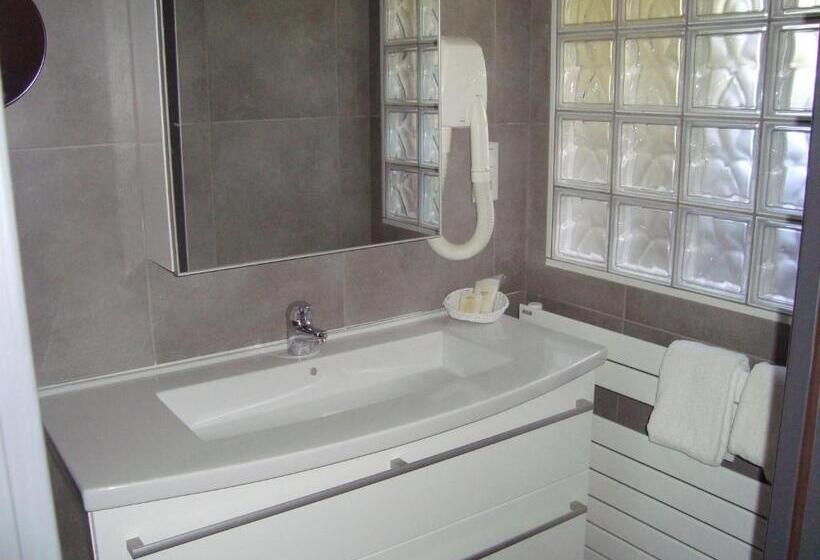 בית מלון כפרי Hôtel De La Croix D Or