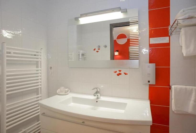 בית מלון כפרי Hôtel De La Croix D Or