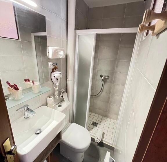 فندق Hôtel Du Cheval Blanc Barcelonnette