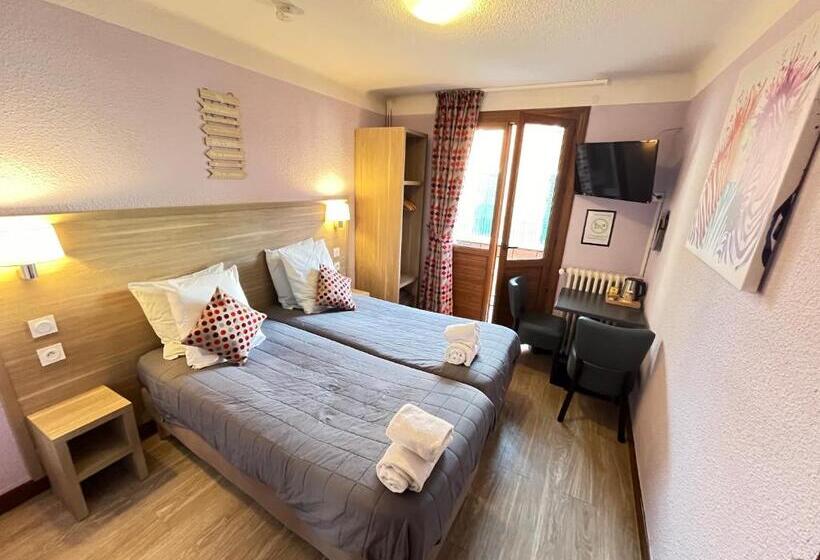 فندق Hôtel Du Cheval Blanc Barcelonnette