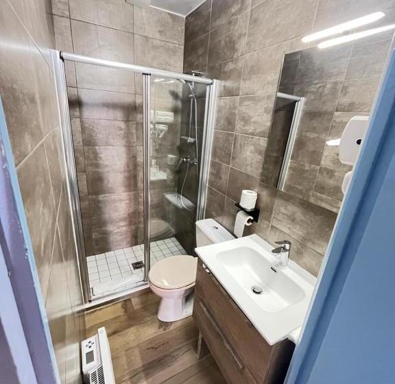 فندق Hôtel Du Cheval Blanc Barcelonnette