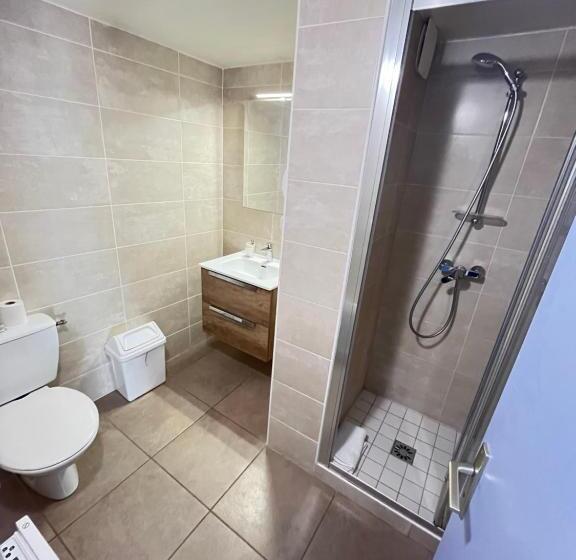 فندق Hôtel Du Cheval Blanc Barcelonnette