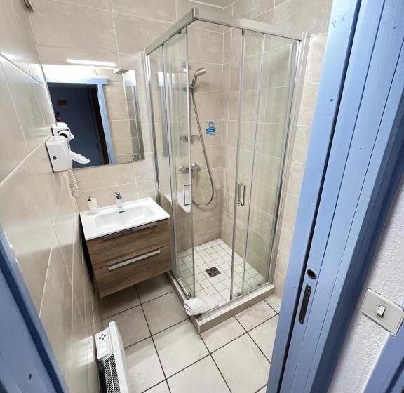 فندق Hôtel Du Cheval Blanc Barcelonnette