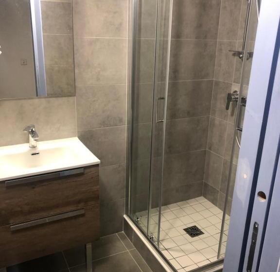 فندق Hôtel Du Cheval Blanc Barcelonnette