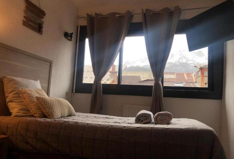 فندق Hôtel Du Cheval Blanc Barcelonnette