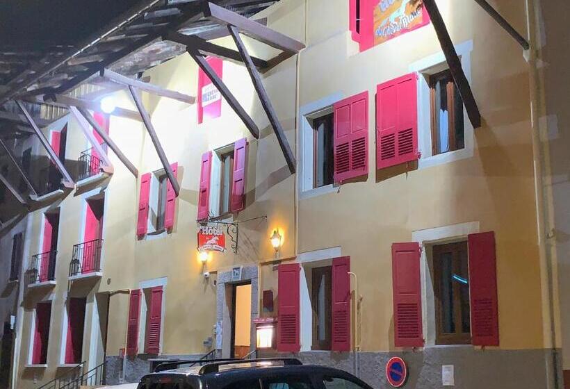 فندق Hôtel Du Cheval Blanc Barcelonnette