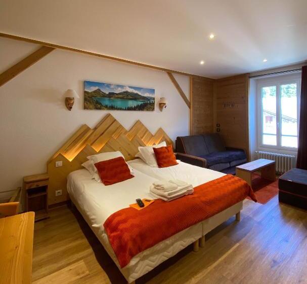 Отель Hôtel Du Grand Mont