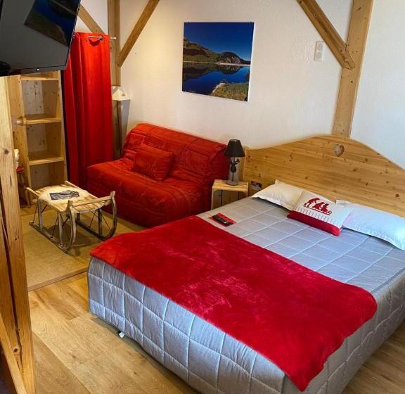 Отель Hôtel Du Grand Mont