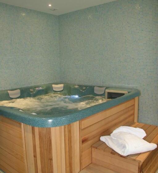 Отель Hôtel Le Chalet