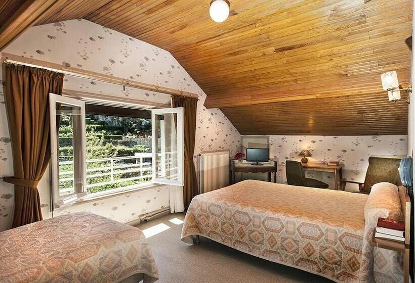 Отель Hôtel Le Portalou