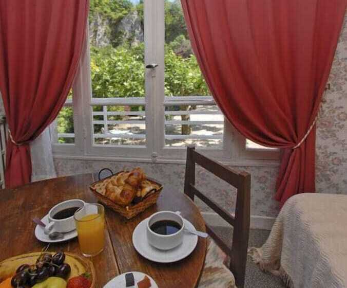 Отель Hôtel Le Portalou