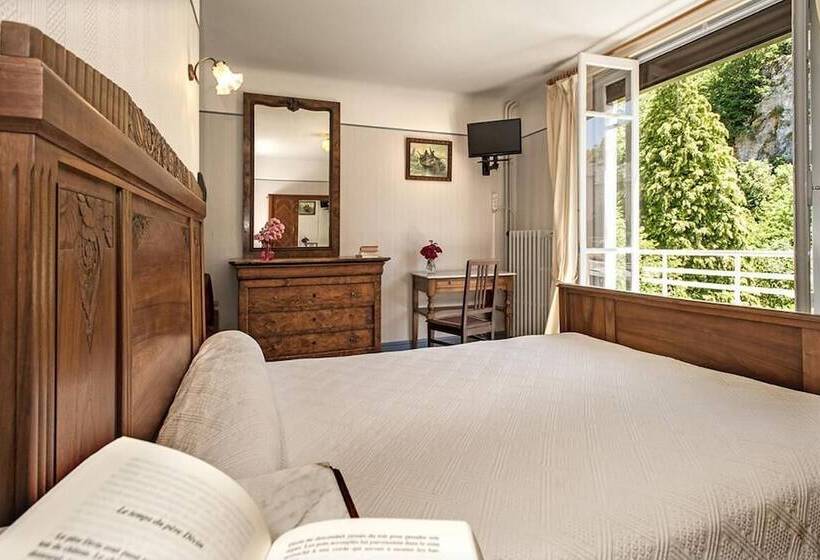 Отель Hôtel Le Portalou