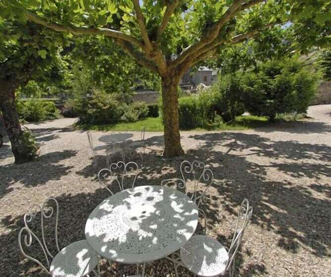 Отель Hôtel Le Portalou