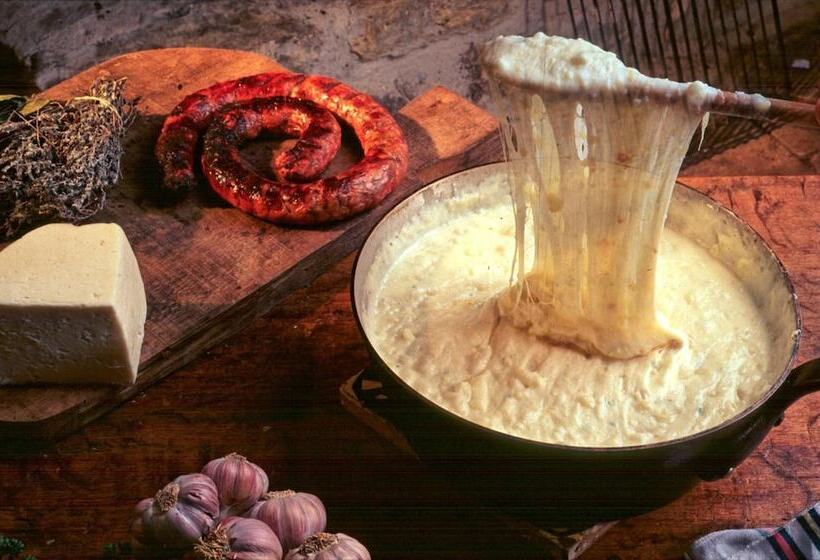 Отель Hôtel Le Portalou