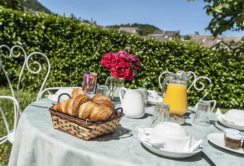 Отель Hôtel Le Portalou