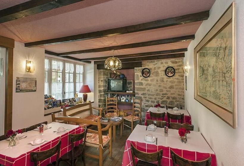 Отель Hôtel Le Portalou